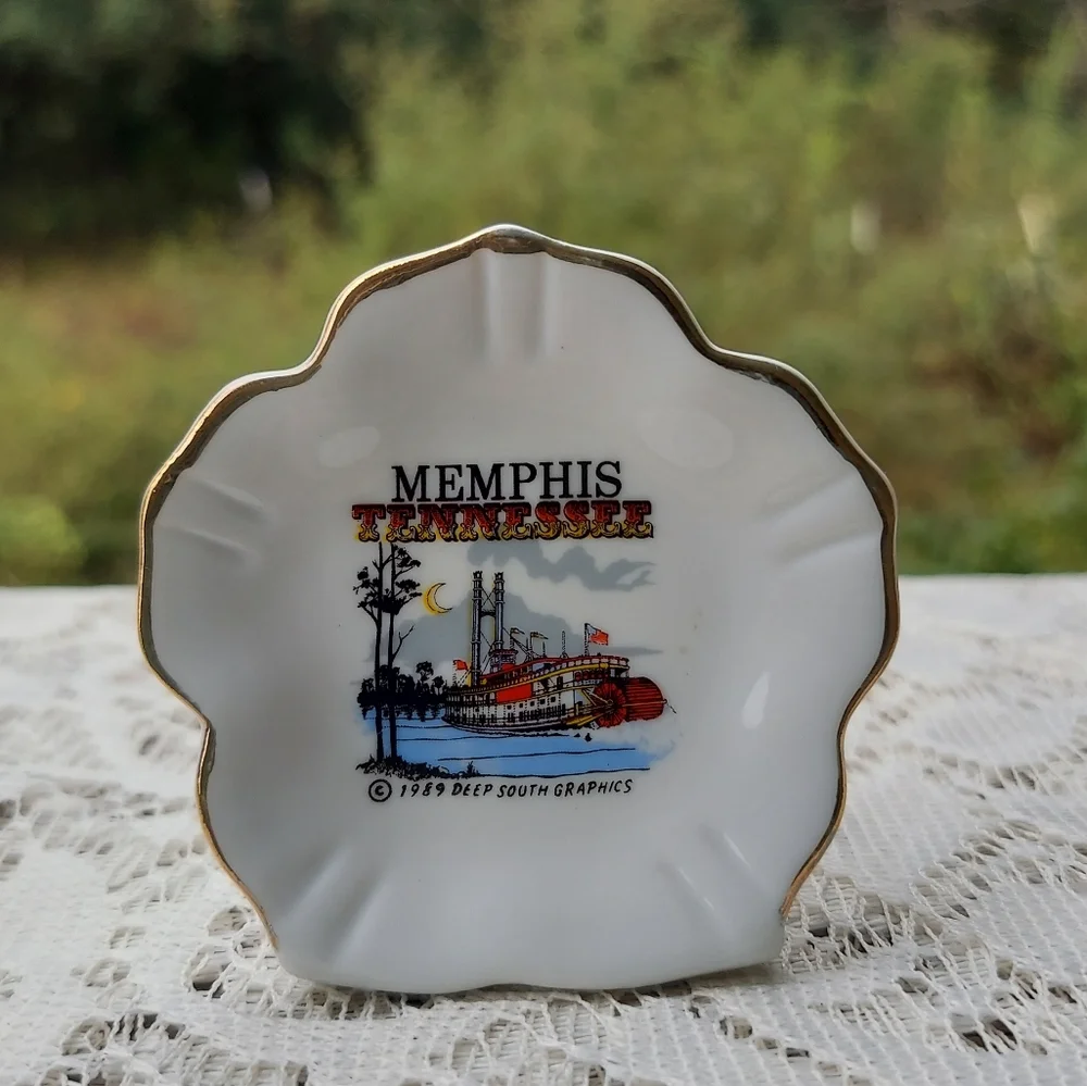 Vintage Memphis Tennessee Souvenir Toothpick Holder Mini Vase Paddlewheel Boat